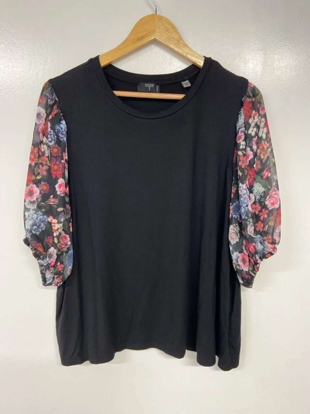 Tahari Woman Sheer Floral Sleeve Black Top Size 2X